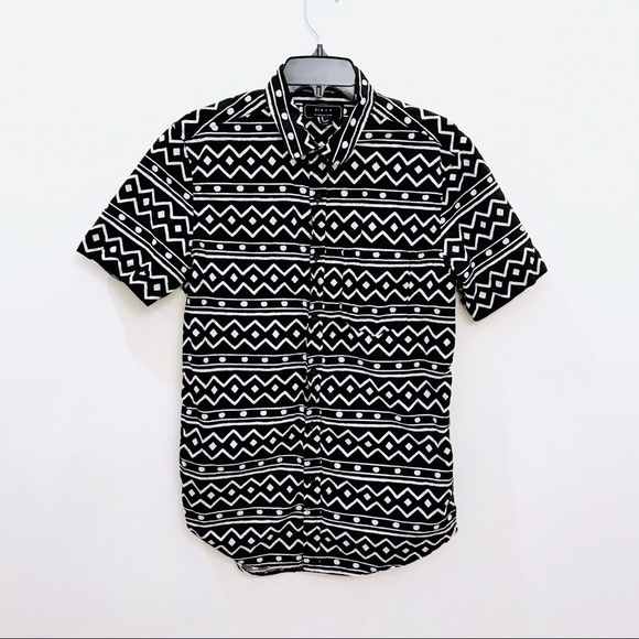 Forever 21 Other - Forever 21 Men’s Short Sleeve Button Down Shirt